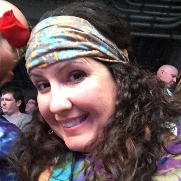 Meet your Posher, Babs - Picture 3 of 4